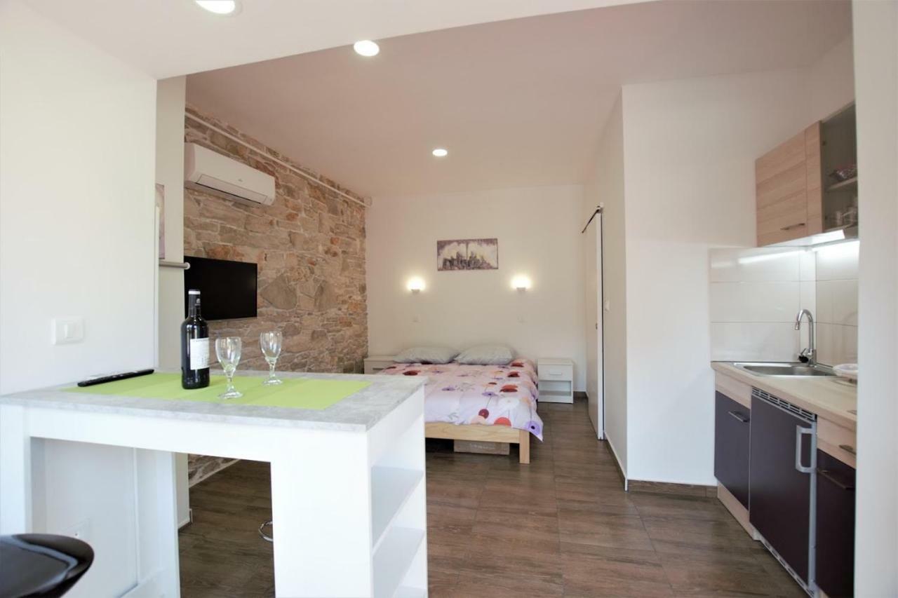 Studio Apartman Danijela PUY Exterior foto